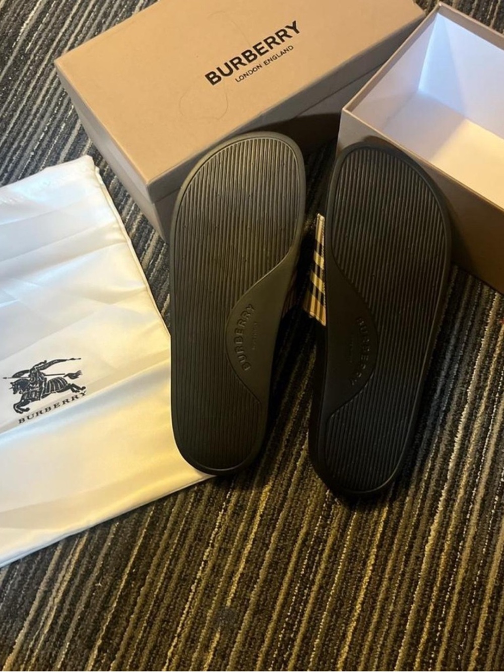 Burberry Sandals — Size 9 US / 42 EU - Picture 3 of 5